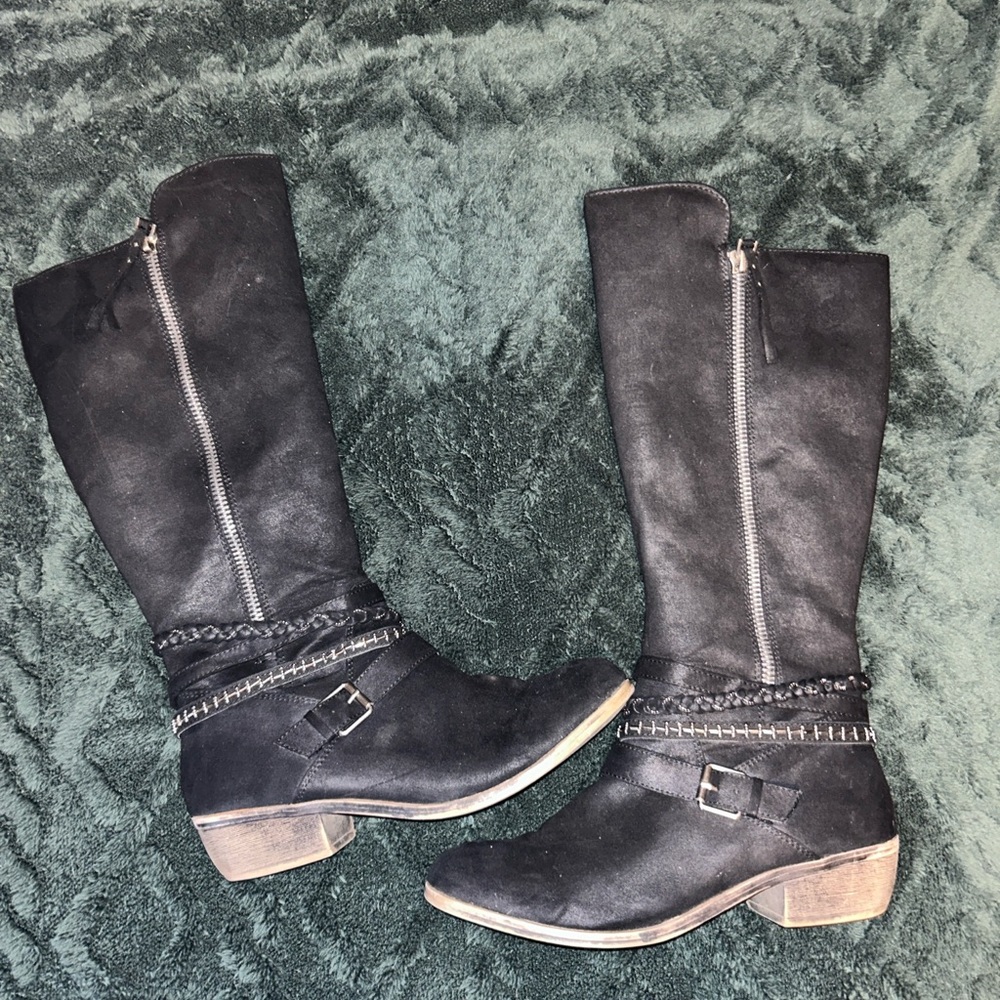 SO Black Heeled Boots with Buckle Detail